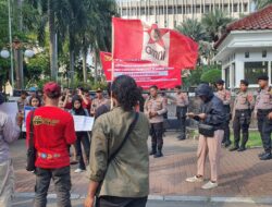 Massa Aksi BEM UBL Suarakan Tolak PSN Tanpa Pemberitahuan, Polisi Tetap Lakukan Pengamanan dan Edukasi di Lapangan
