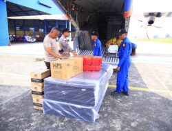 Polri Salurkan Bantuan Kemanusiaan ke NTT bagi Warga Terdampak Longsor dan Banjir