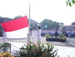 Polisi Peduli Pendidikan: PJU Polda Banten Serentak Jadi Inspektur Upacara di Sekolah-Sekolah