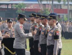 Kapolda Jatim Lepas 79 Personel Pamapta: Polisi Harus Hadir, Mendengar, dan Menolong Cepat