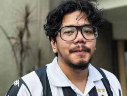 Kritik Tak Sama dengan Kebencian: Catatan Ferry Irwandi untuk Publik