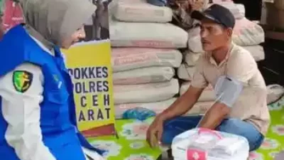 Polres Aceh Barat Sediakan Layanan Kesehatan Keliling bagi Warga Terdampak Banjir