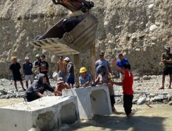 Polri Bersama Tim Gabungan Percepat Pemulihan Pascabanjir Donggala