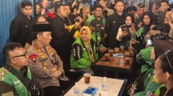Kapolri Listyo Sigit Ngobrol dengan Ojol Palembang, Bahas Keamanan Kerja hingga Harapan ke Polri