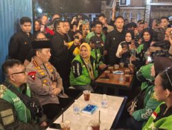 Kapolri Listyo Sigit Ngobrol dengan Ojol Palembang, Bahas Keamanan Kerja hingga Harapan ke Polri