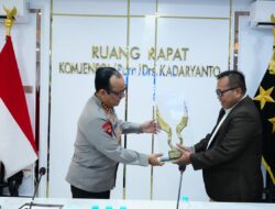 Unissula Puji Kepemimpinan Visioner Wakapolri, Anugerahkan The Visionary Leader of National Security